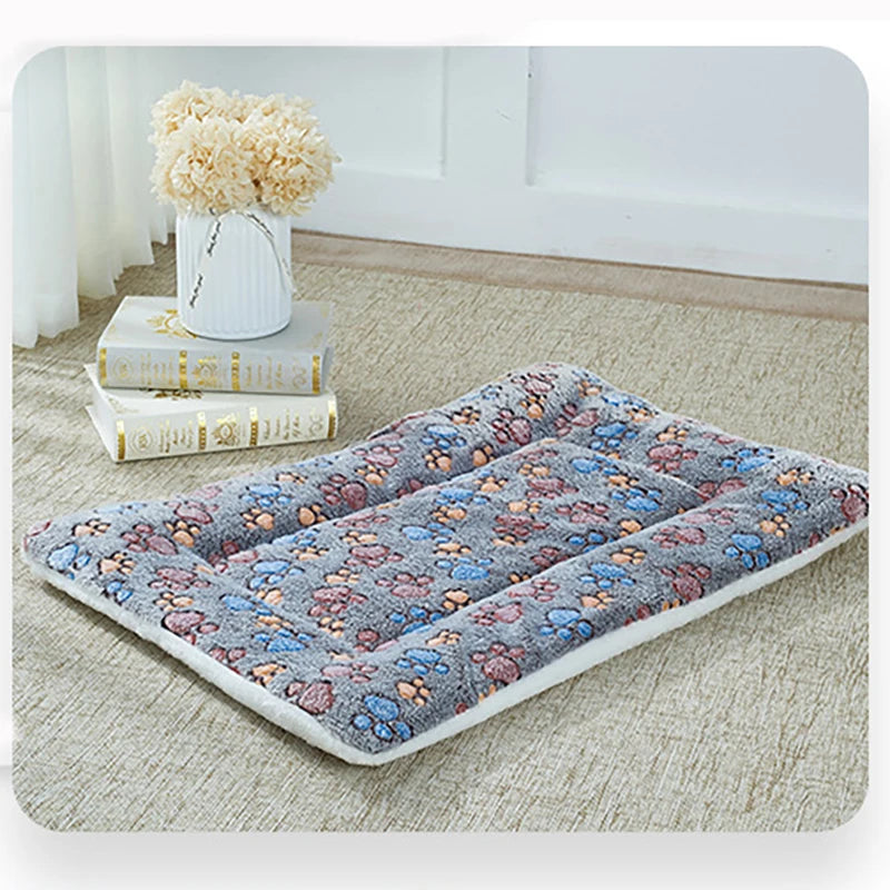 Pet Mats Flannel Thickened Dog Bed Mat Soft Pet Sleeping Mat for Dogs Cats Winter Warm Pet Blanket ﻿