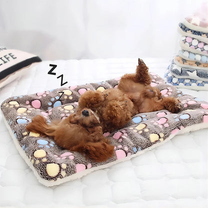 Pet Mats Flannel Thickened Dog Bed Mat Soft Pet Sleeping Mat for Dogs Cats Winter Warm Pet Blanket ﻿